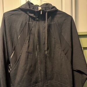 LuLulemon size 6 black zip up jacket